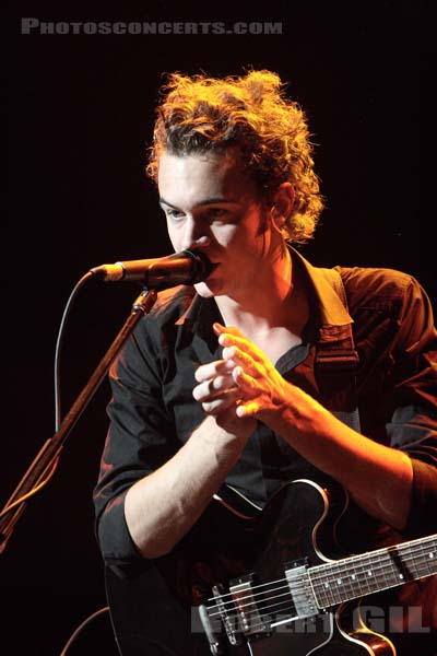 EDITORS - 2007-11-11 - PARIS - La Cigale - Thomas Michael Henry Smith